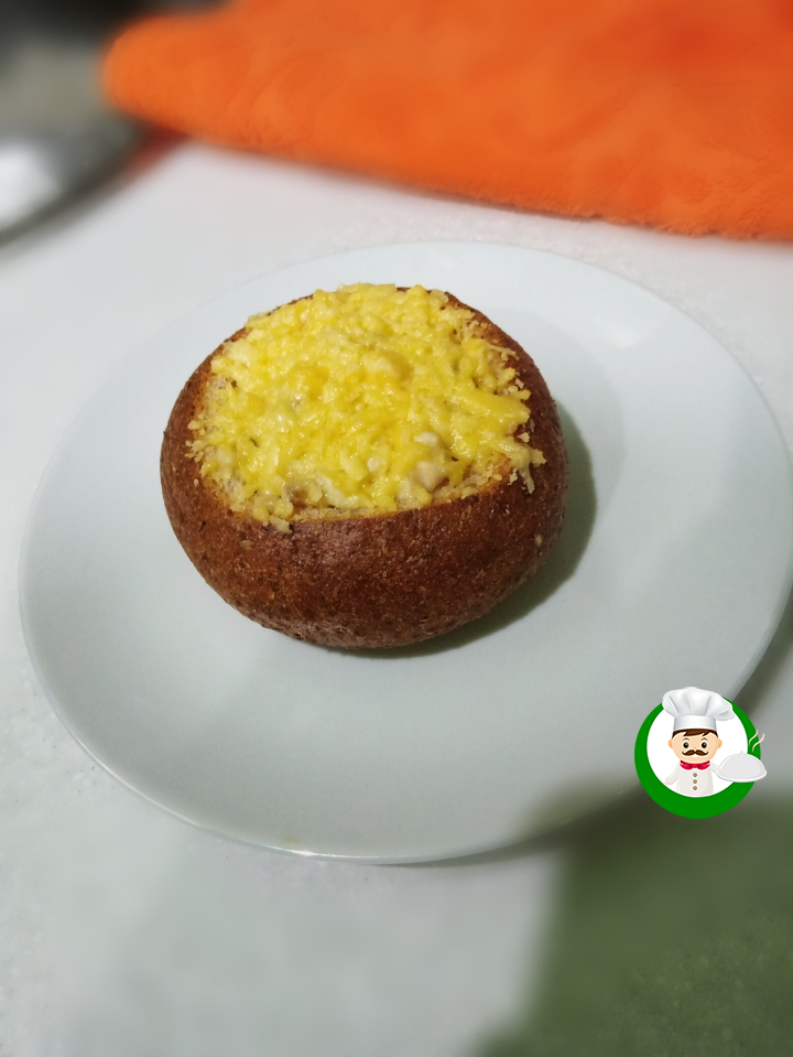 Жульен в булочке