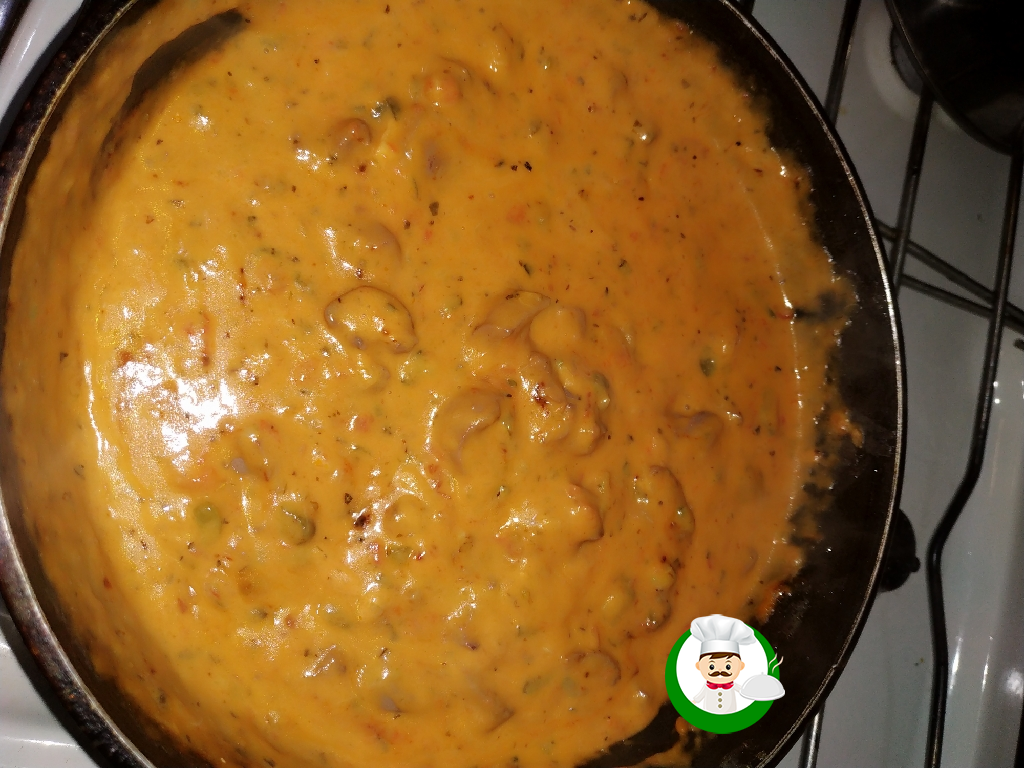 Почки тушеные с солеными огурцами


