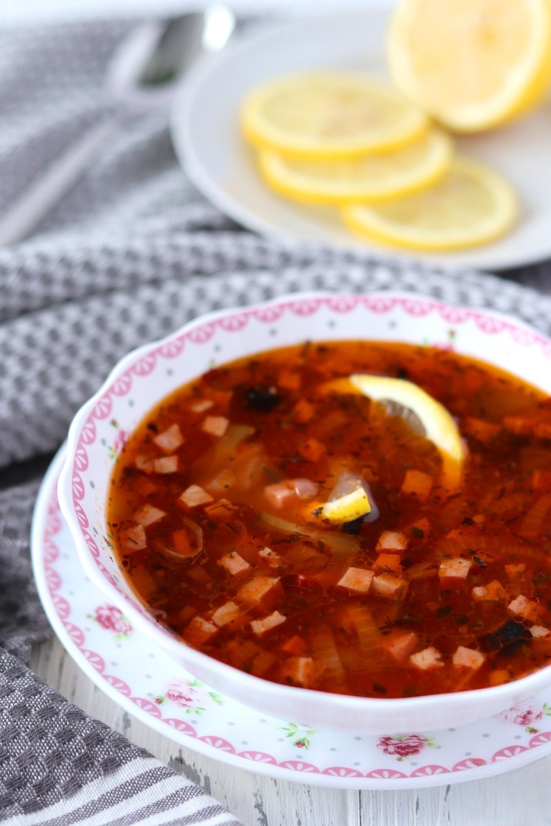 Солянка сборная с копчеными колбасками